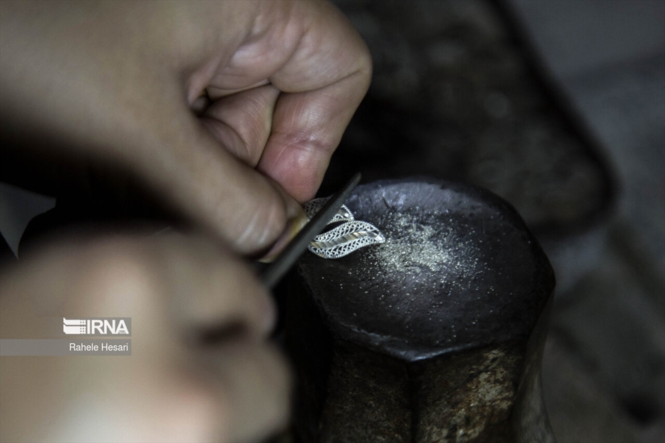 ساخت زیور آلات ترکمن