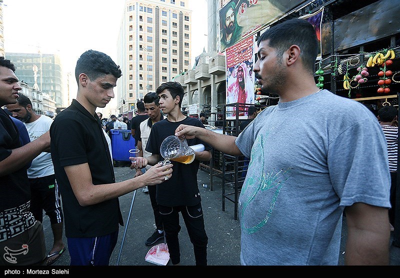 موکب های پذیرایی از زائرین اربعین در شهر کربلا