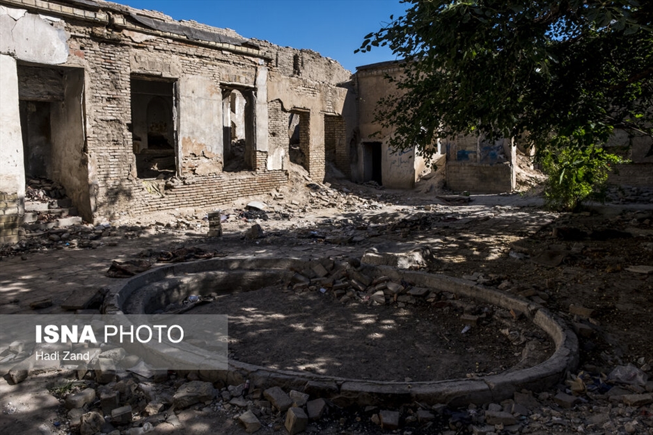 «شکوه‌السلطنه» یا «امین لشکر»