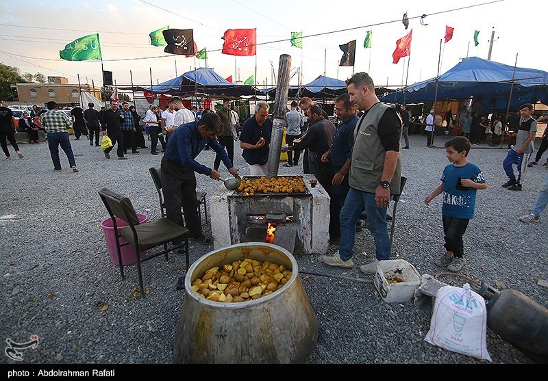 موکبهای پذیرایی از زائران اربعین حسینی در همدان