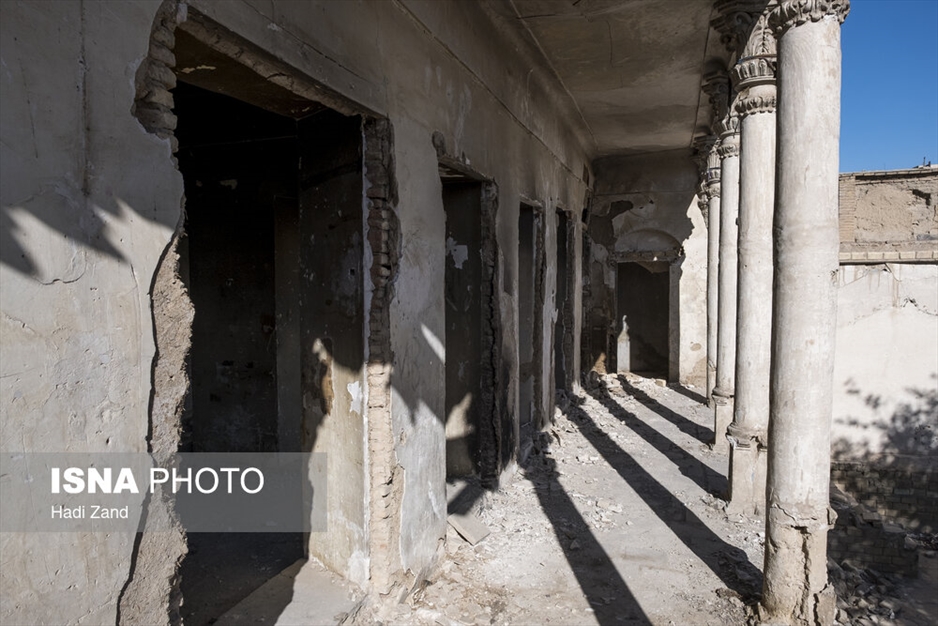 «شکوه‌السلطنه» یا «امین لشکر»