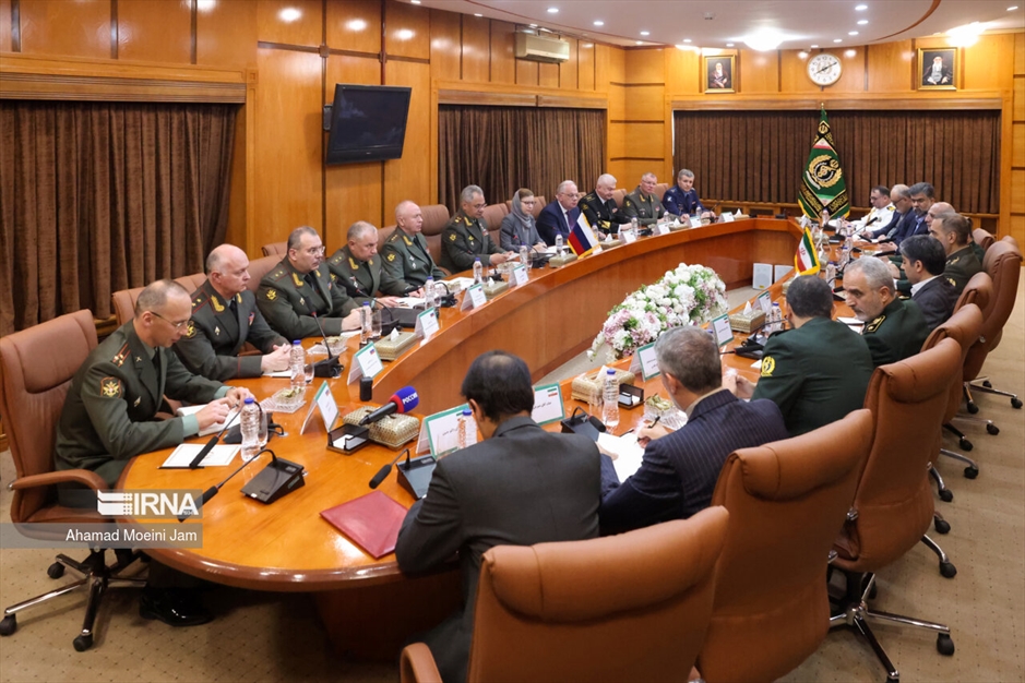  دیدار وزرای دفاع روسیه و ایران