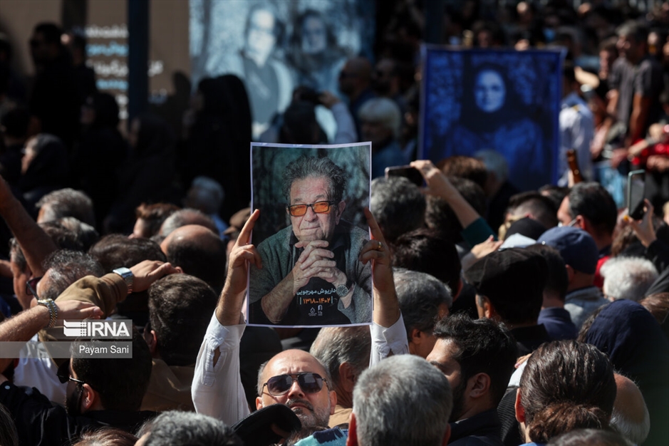 تشییع پیکر «داریوش مهرجویی» و «وحیده محمدی فر»