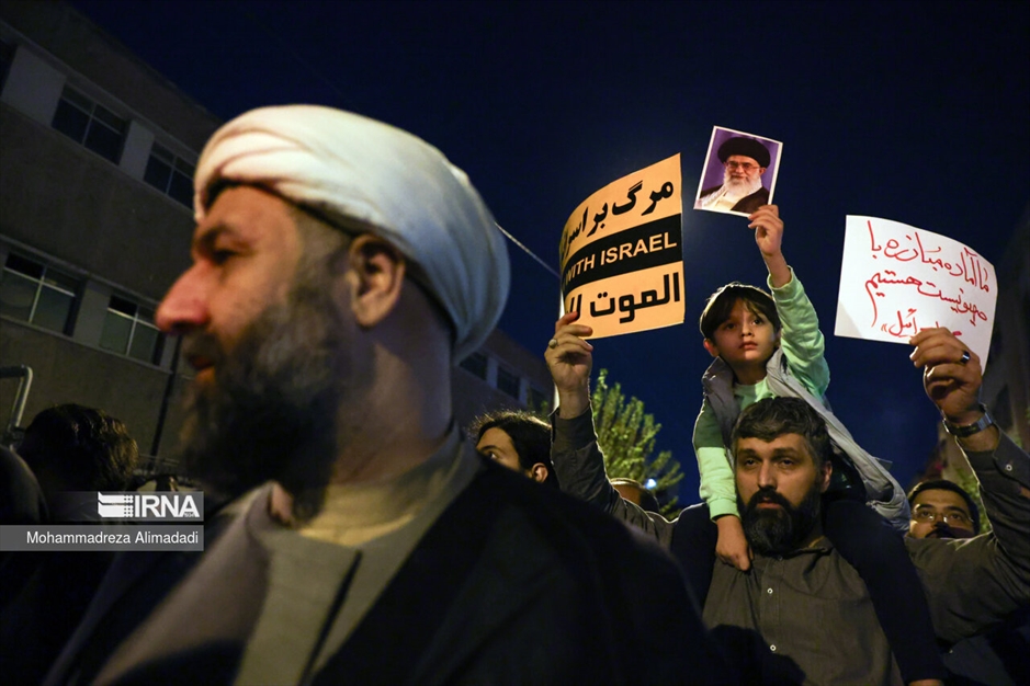 تجمع شبانه مردم در محکومیت جنایت جنگی رژیم صهیونیستی