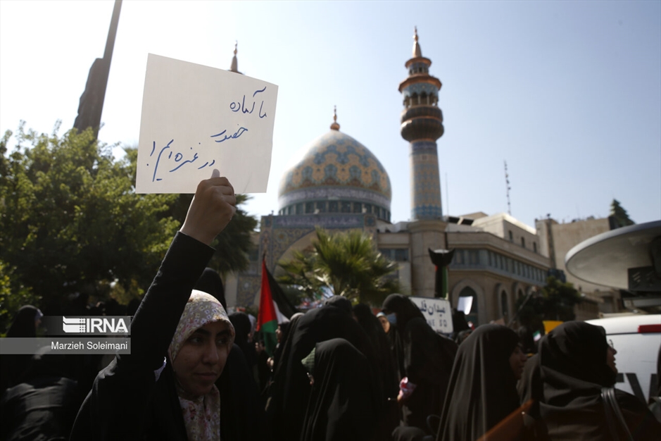 تجمع امدادگران و کادر درمان در میدان فلسطین