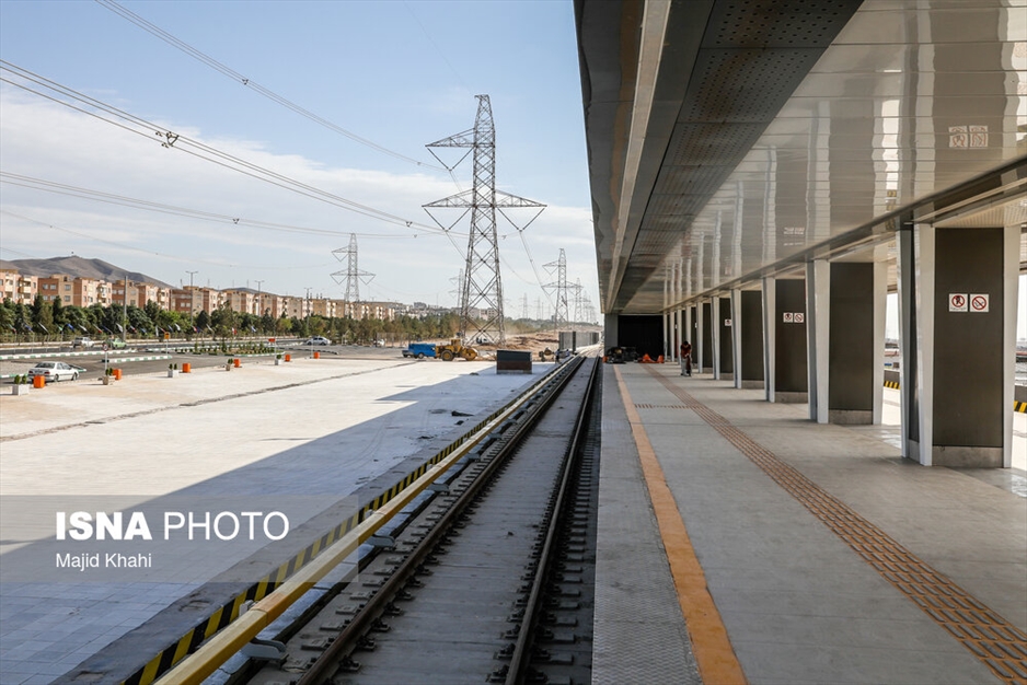 متروی پرند در ایستگاه پایانی افتتاح