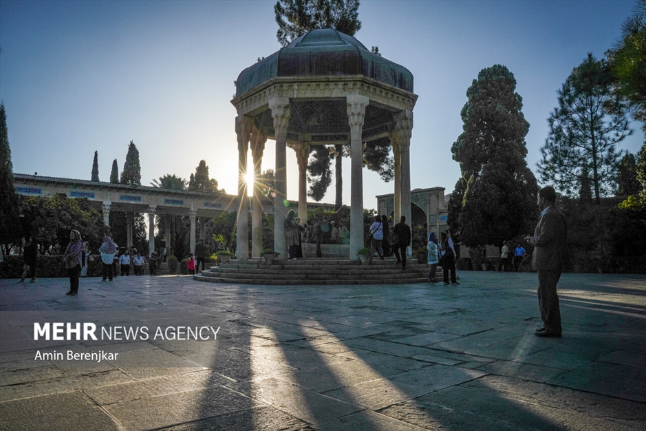 ۲۰ مهر یاد روز «حافظ»