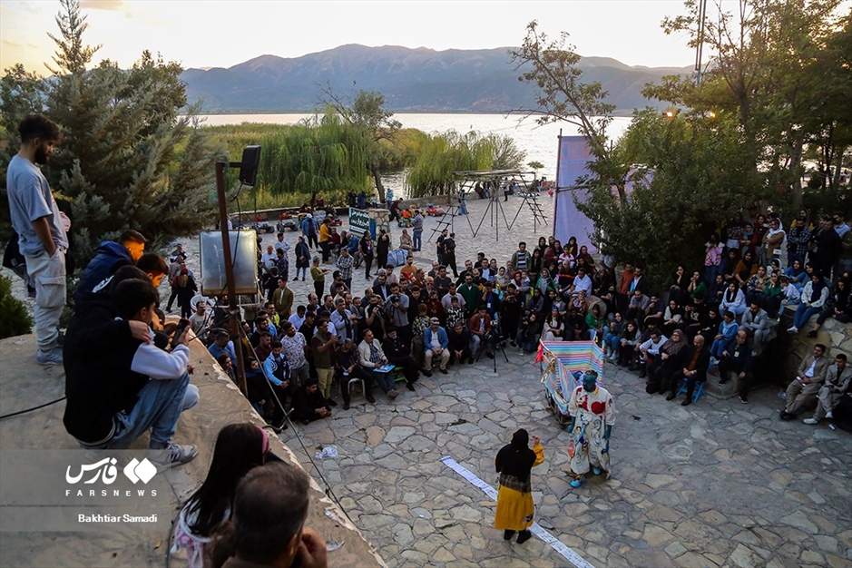 تئاترخیابانی مریوان