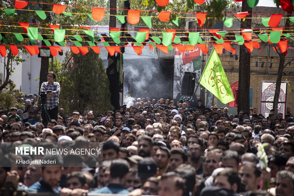 تشییع پیکر مطهر شهید گمنام در اصفهان