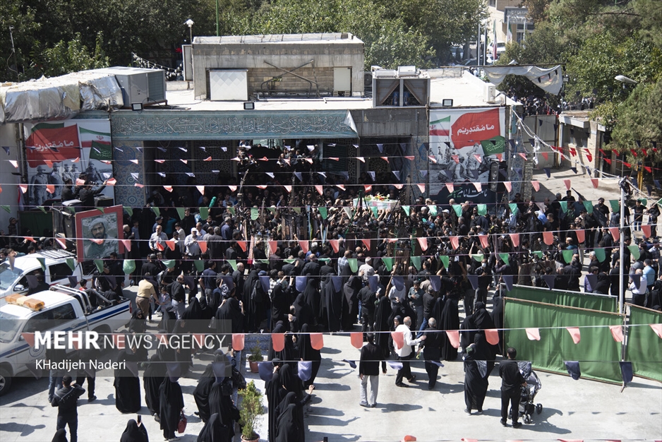 تشییع پیکر مطهر شهید گمنام در اصفهان