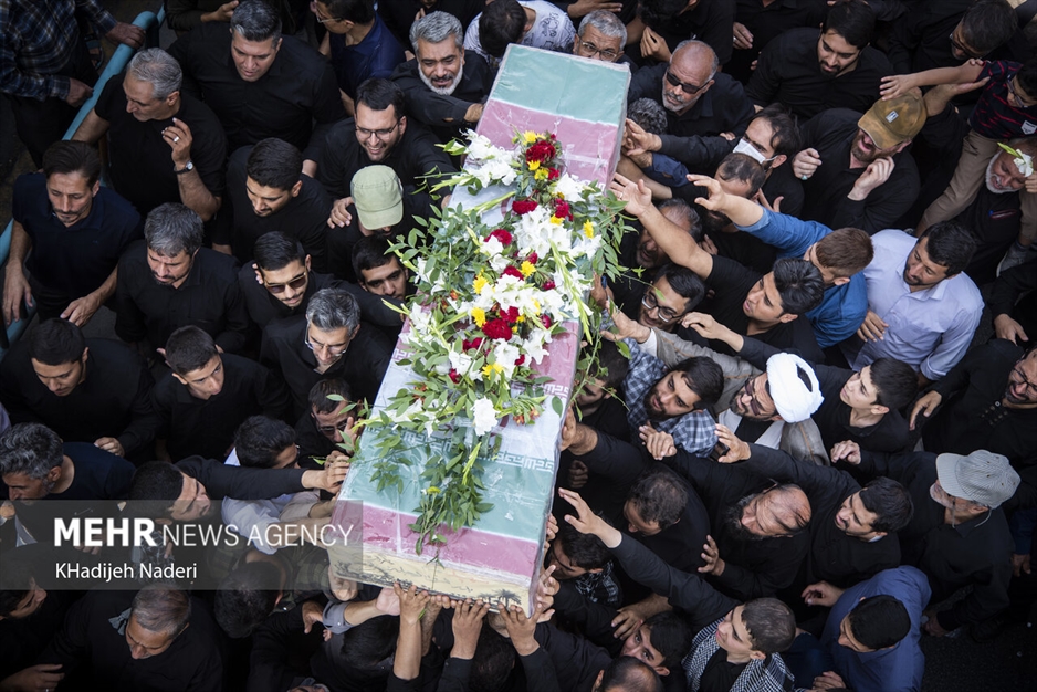 تشییع پیکر مطهر شهید گمنام در اصفهان