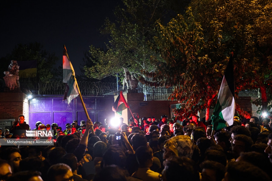 تجمع شبانه مردم در محکومیت جنایت جنگی رژیم صهیونیستی