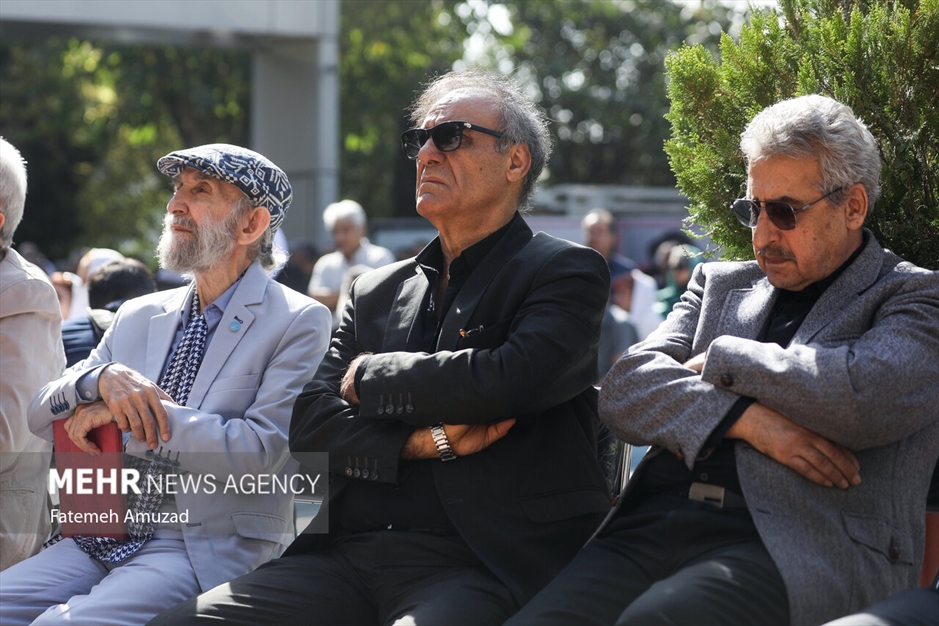 مراسم تشییع پیکر فردوس کاویانی