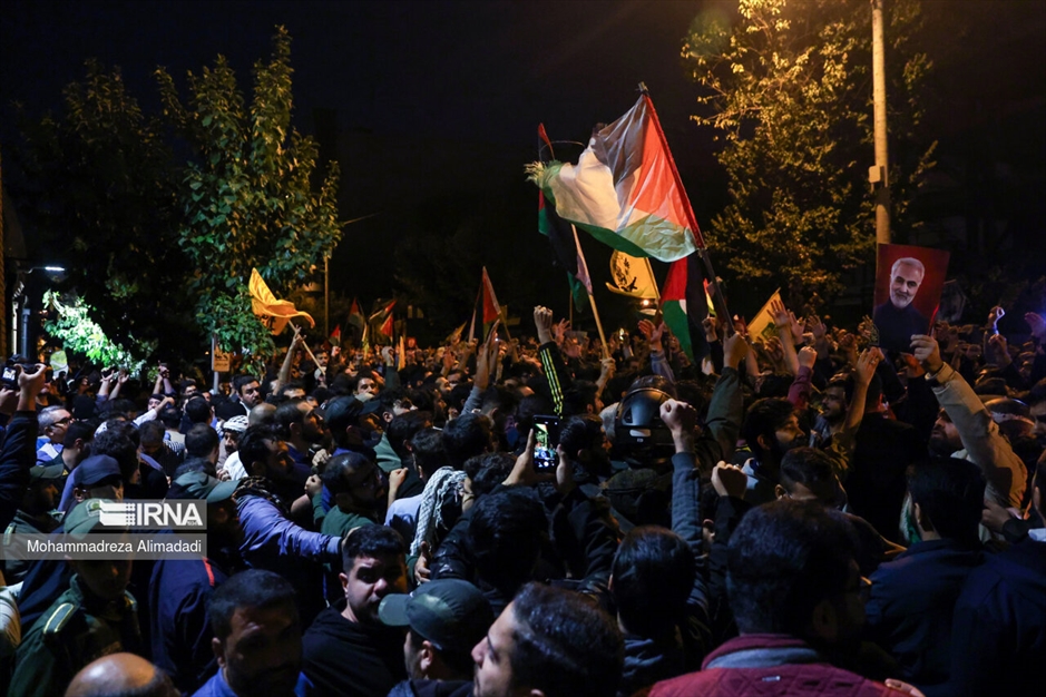 تجمع شبانه مردم در محکومیت جنایت جنگی رژیم صهیونیستی