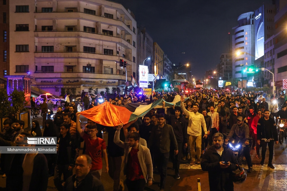 تجمع شبانه مردم در محکومیت جنایت جنگی رژیم صهیونیستی