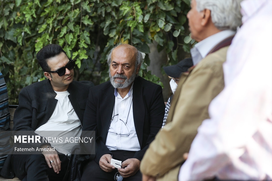 مراسم تشییع پیکر فردوس کاویانی