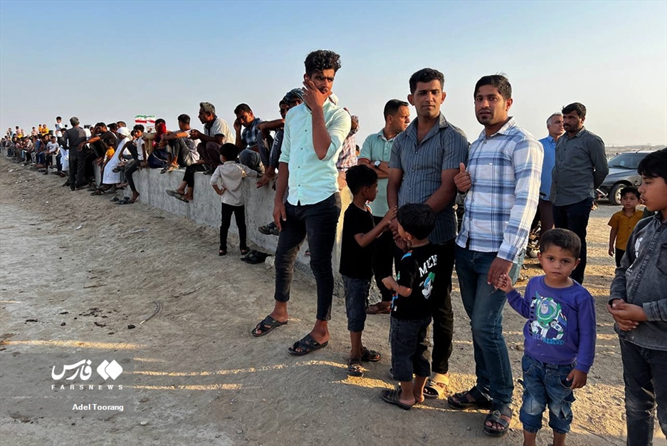 «مسابقه شترسواری» در روستای کورزین قشم