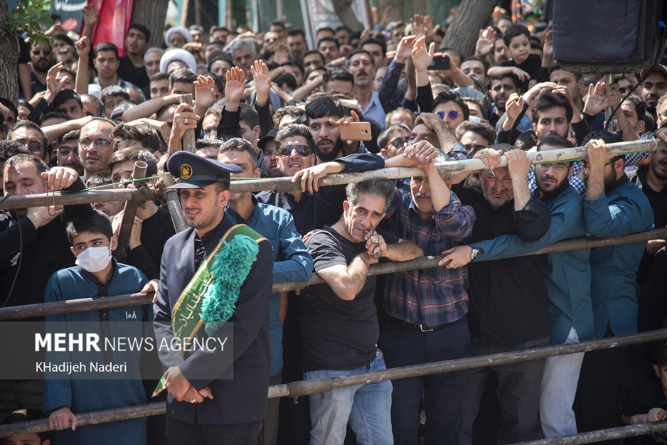 تشییع پیکر مطهر شهید گمنام در اصفهان