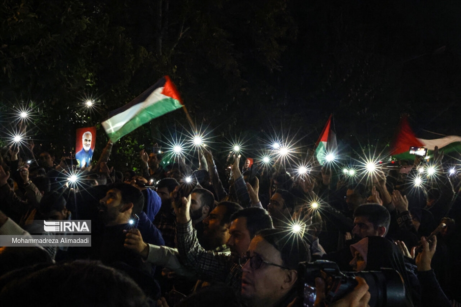 تجمع شبانه مردم در محکومیت جنایت جنگی رژیم صهیونیستی