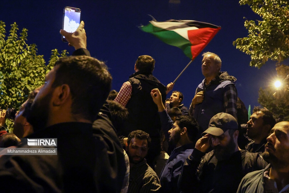 تجمع شبانه مردم در محکومیت جنایت جنگی رژیم صهیونیستی