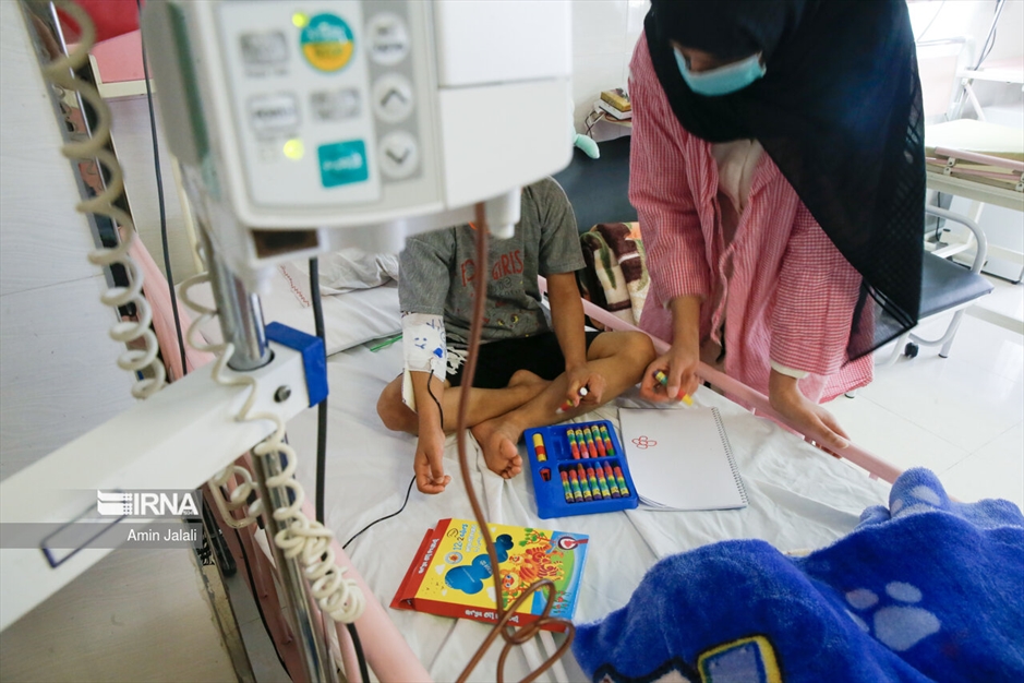 بازدید وزیر بهداشت از بیمارستان کودکان مفید