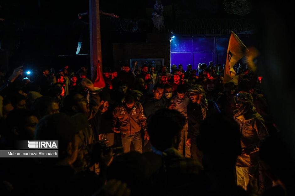 تجمع شبانه مردم در محکومیت جنایت جنگی رژیم صهیونیستی