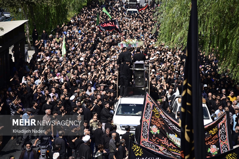 تشییع پیکر مطهر شهید گمنام در اصفهان