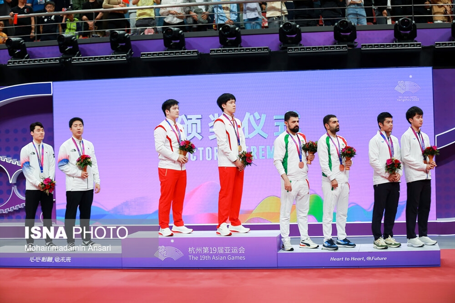 اهدای مدال تاریخی تنیس روی میز دونفره به برادران عالمیان