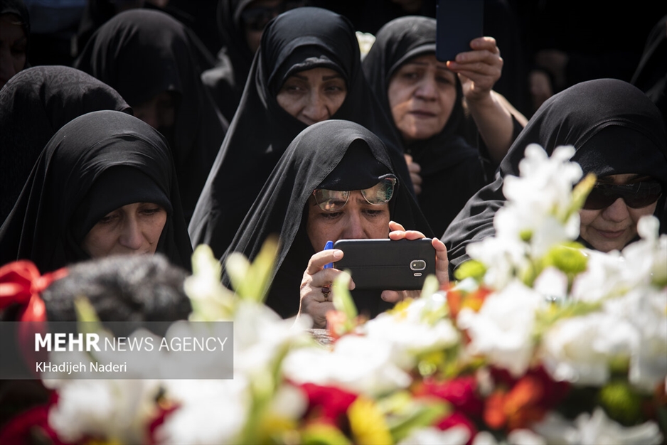 تشییع پیکر مطهر شهید گمنام در اصفهان