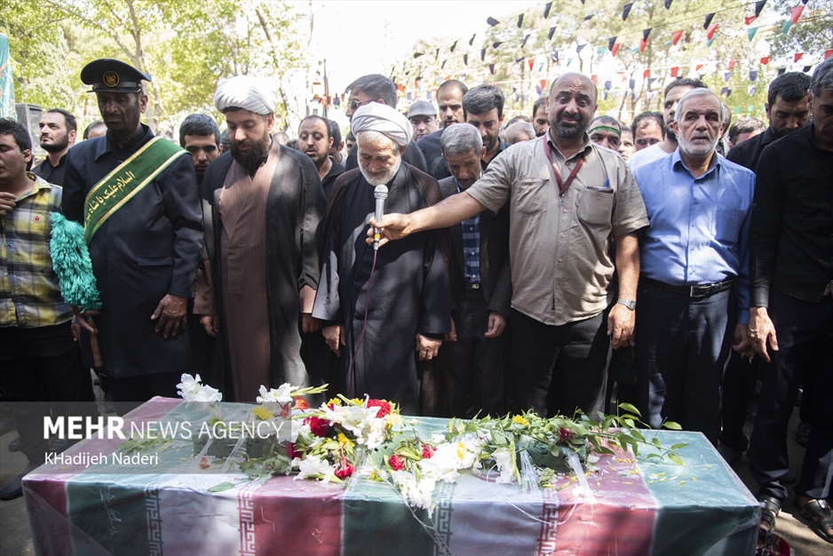 تشییع پیکر مطهر شهید گمنام در اصفهان