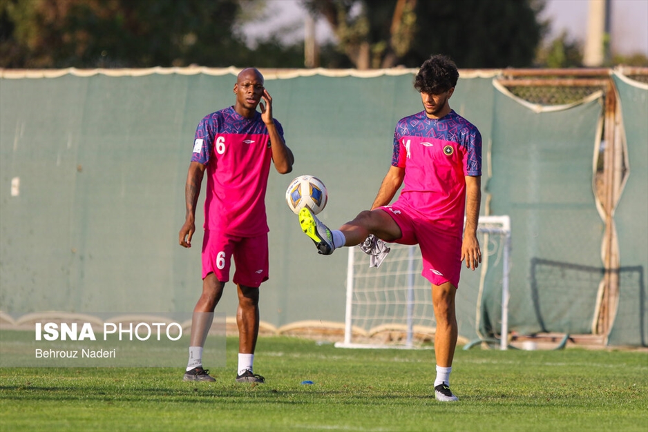 تمرین تیم سپاهان پیش از دیدار با الاتحاد عربستان