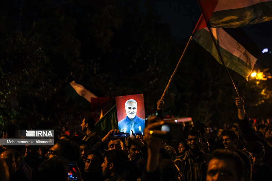 تجمع شبانه مردم در محکومیت جنایت جنگی رژیم صهیونیستی