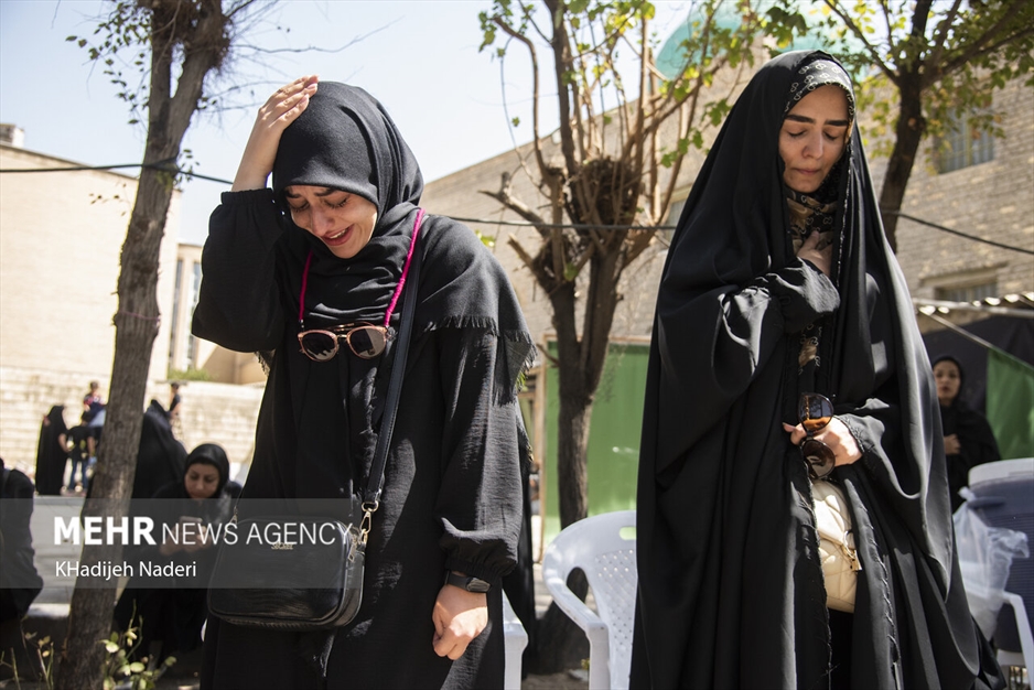 تشییع پیکر مطهر شهید گمنام در اصفهان