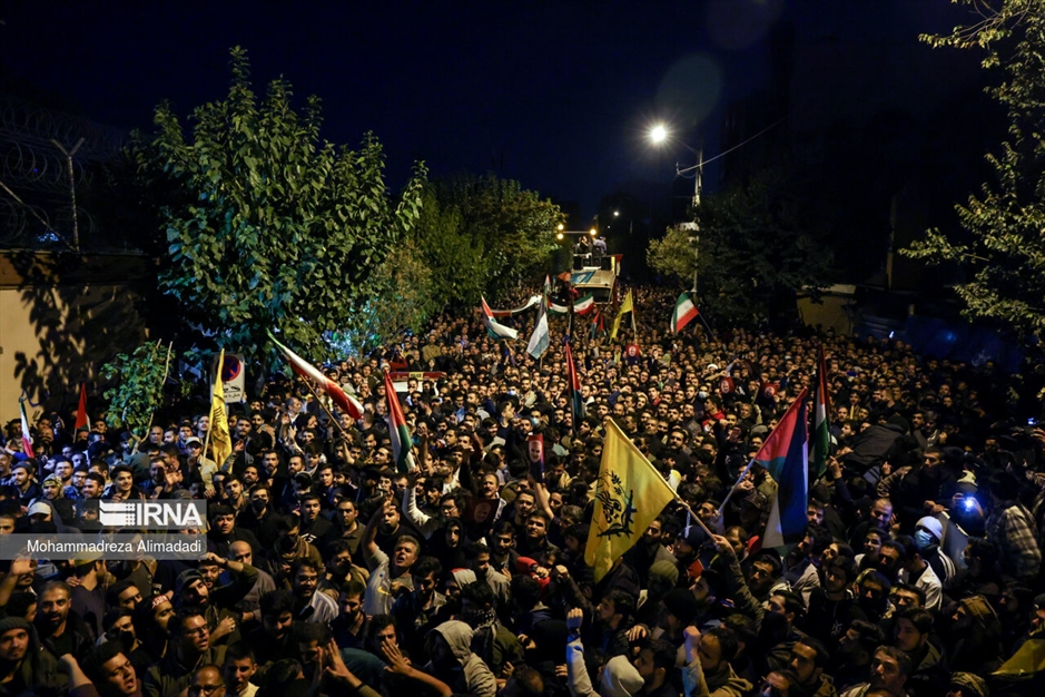 تجمع شبانه مردم در محکومیت جنایت جنگی رژیم صهیونیستی