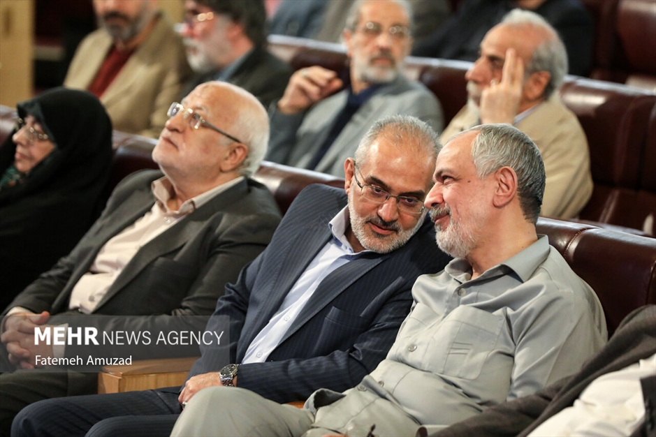 رونمایی مستند غیر رسمی