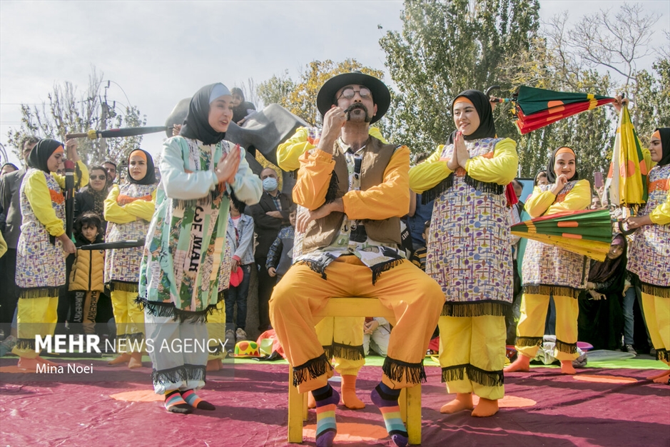 جشنواره سراسری تئاتر خیابانی تبریزیم