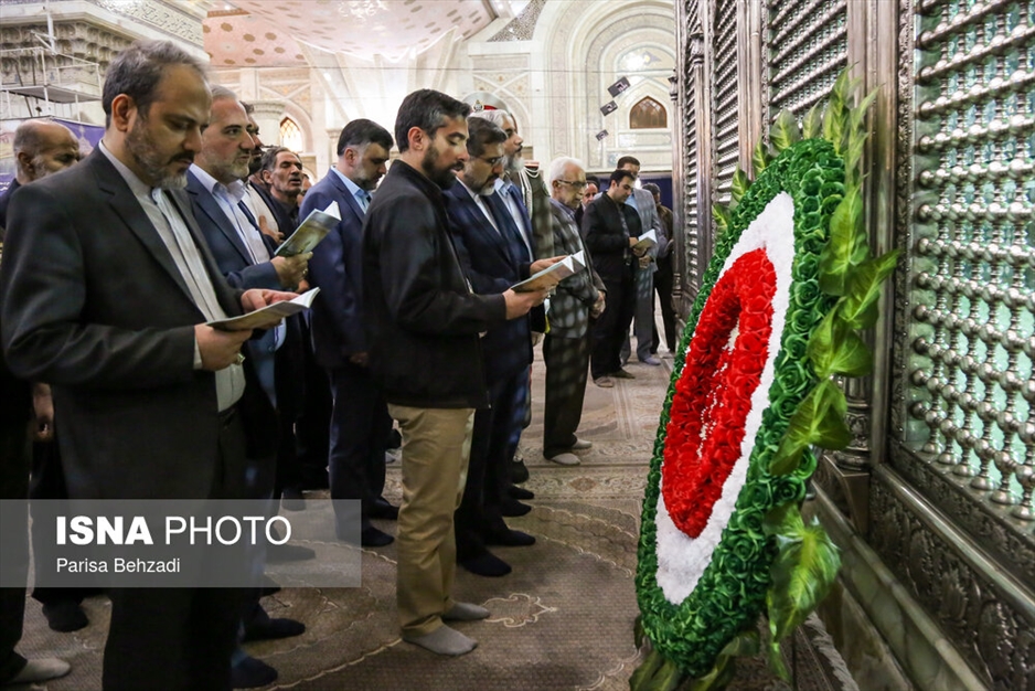 تجدید میثاق دست اندر کاران هفته کتاب با امام راحل