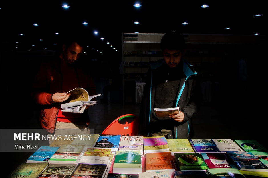 گشتی در نمایشگاه کتاب تبریز