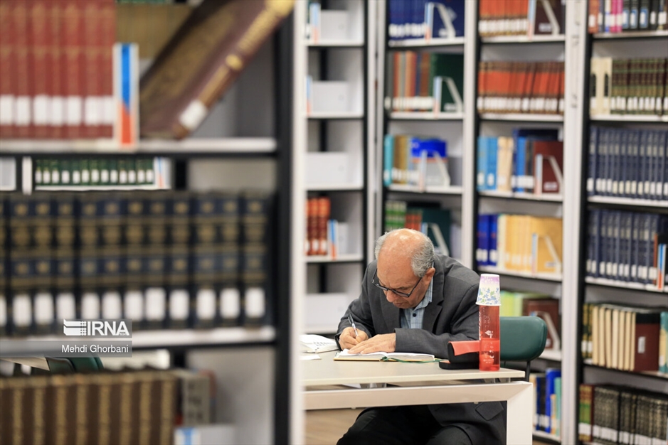 کتاب و کتاب خوانی