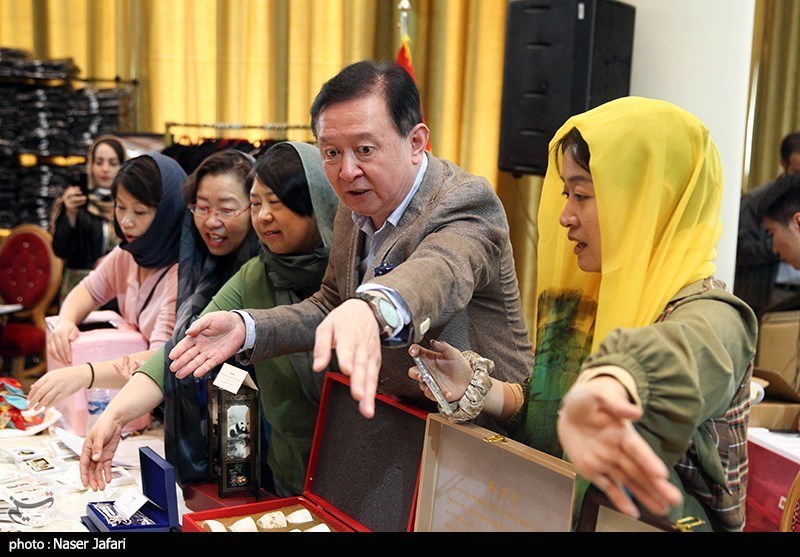 افتتاحیه بازارچه خیریه انجمن دیپلماتیک بانوان