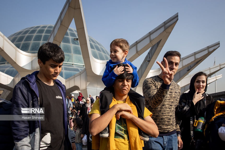  پیاده روی خانوادگی