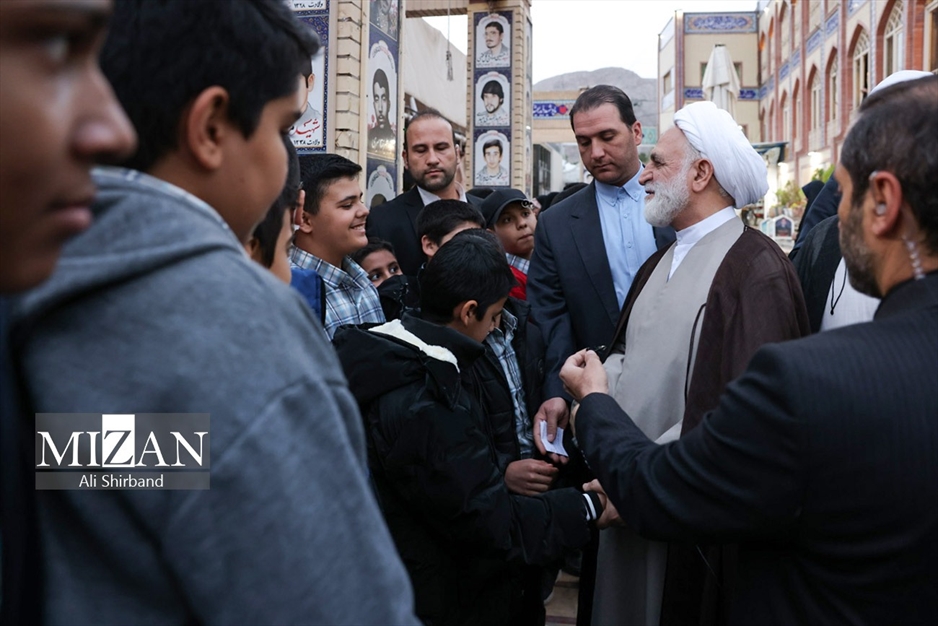 حضور رئیس قوه قضاییه در گلزار شهدای کرمان