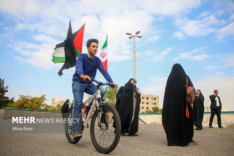 زنجیره انسانی کودکان تبریزی در حمایت از کودکان غزه