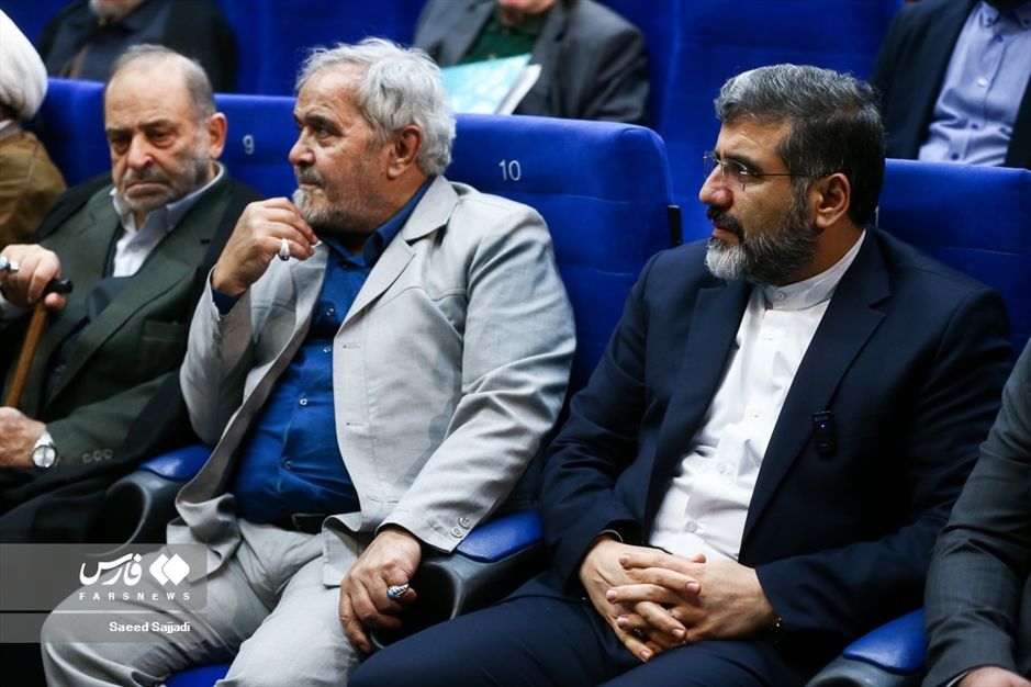 نخستین جایزه کتاب مداحان مؤلف