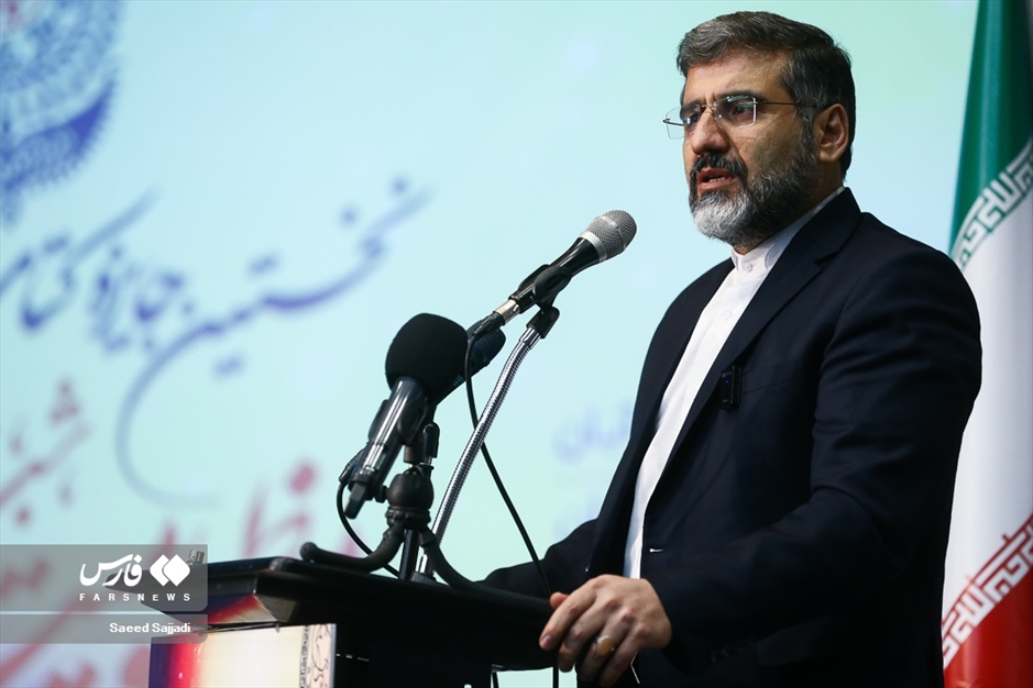 نخستین جایزه کتاب مداحان مؤلف