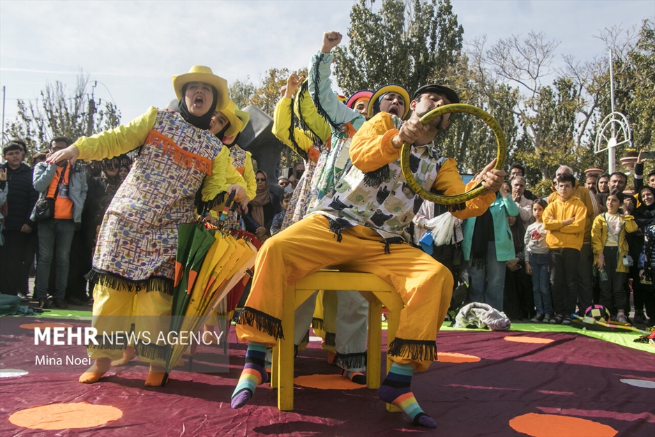 جشنواره سراسری تئاتر خیابانی تبریزیم