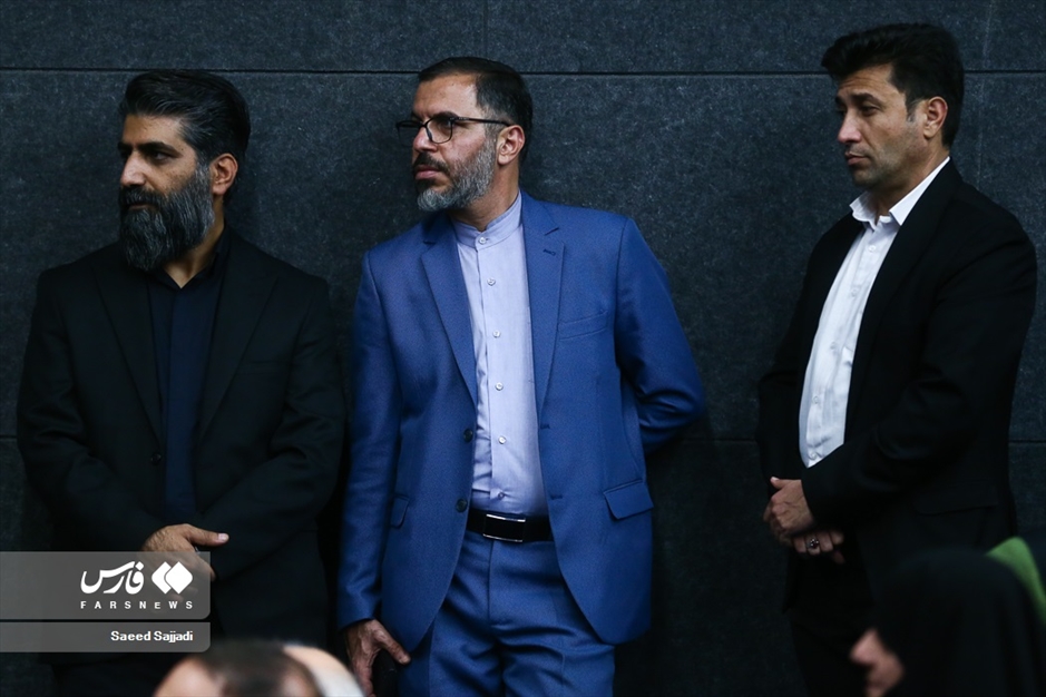 نخستین جایزه کتاب مداحان مؤلف