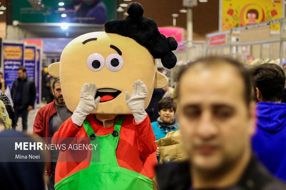 گشتی در نمایشگاه کتاب تبریز