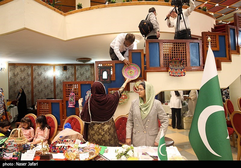 افتتاحیه بازارچه خیریه انجمن دیپلماتیک بانوان