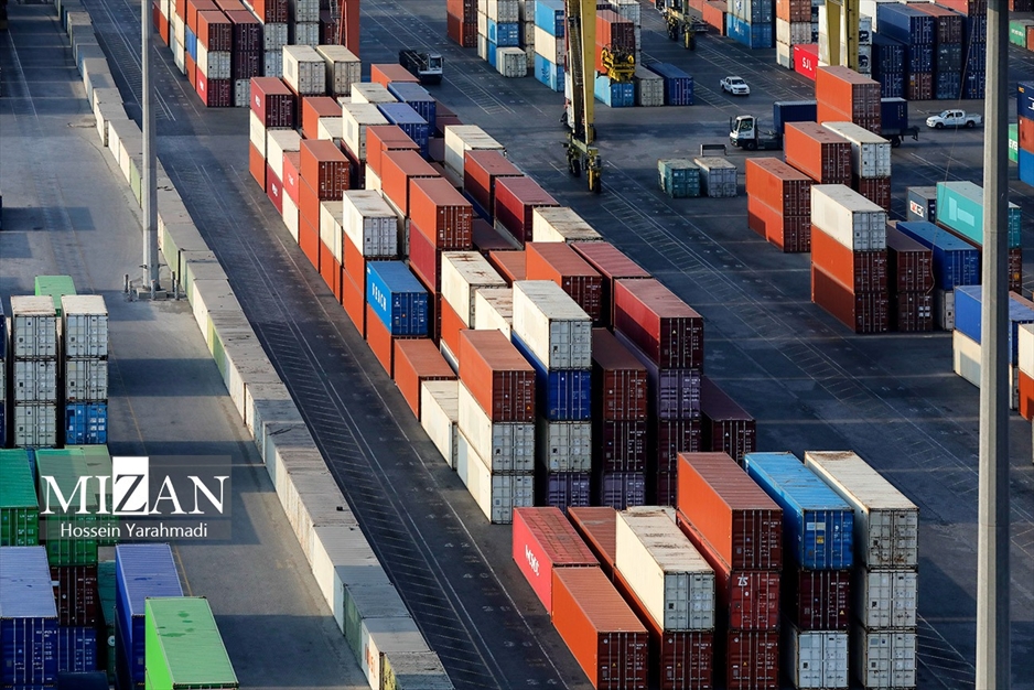 بازدید اصحاب رسانه از بندر شهید رجایی